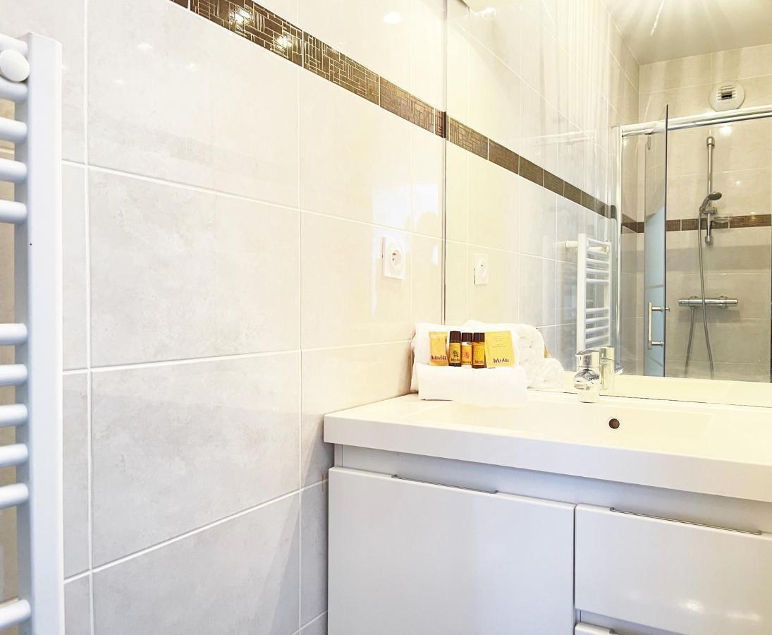 Tres Bel Appartement -Residence Avec Piscine Sur Le Toit Et Vue Panoramique Saint-Raphael  Luaran gambar