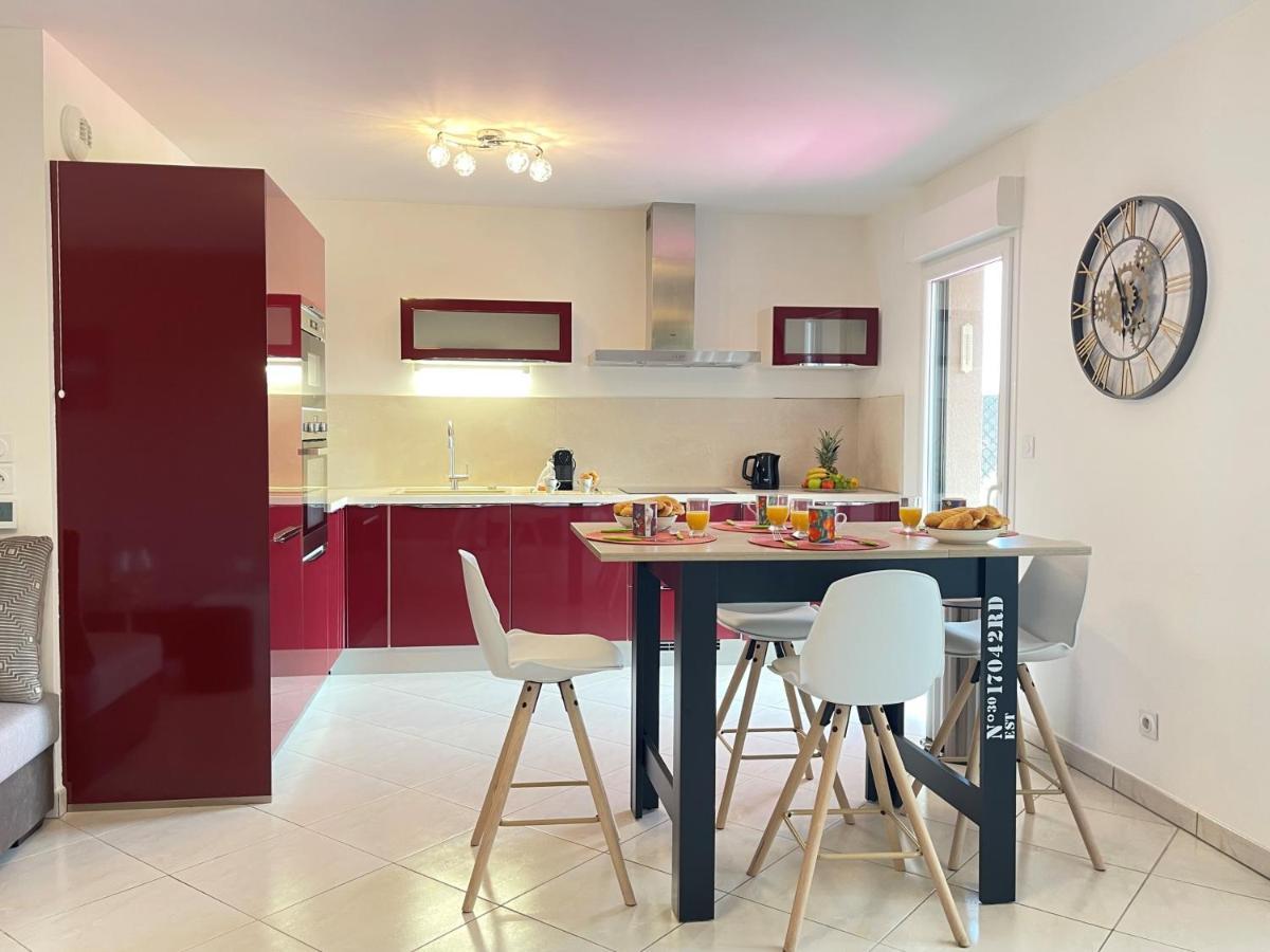 Tres Bel Appartement -Residence Avec Piscine Sur Le Toit Et Vue Panoramique Saint-Raphael  Luaran gambar