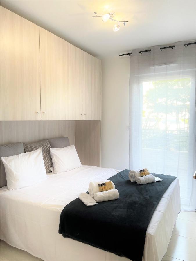 Tres Bel Appartement -Residence Avec Piscine Sur Le Toit Et Vue Panoramique Saint-Raphael  Luaran gambar