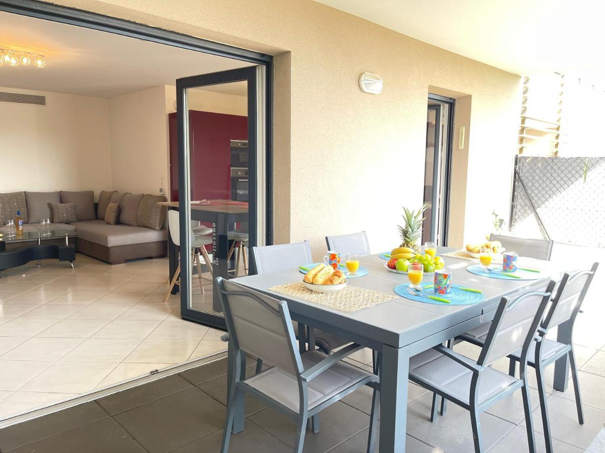 Tres Bel Appartement -Residence Avec Piscine Sur Le Toit Et Vue Panoramique Saint-Raphael  Luaran gambar